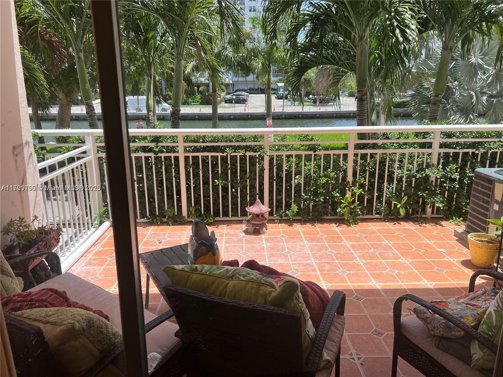 400 Kings Point Dr # 106, Sunny Isles Beach FL 33160 — 25