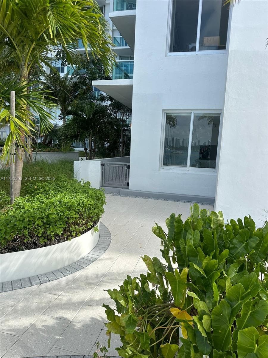 1000 West Ave, Miami Beach FL 33139 — 9