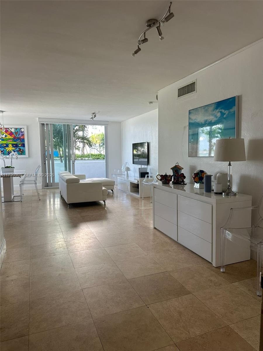 1000 West Ave, Miami Beach FL 33139 — 10