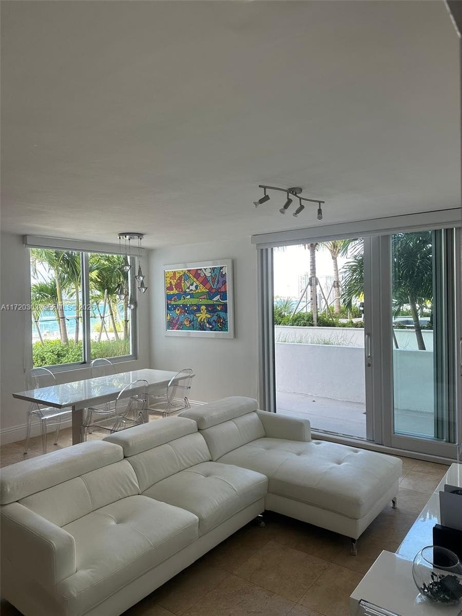 1000 West Ave, Miami Beach FL 33139 — 8