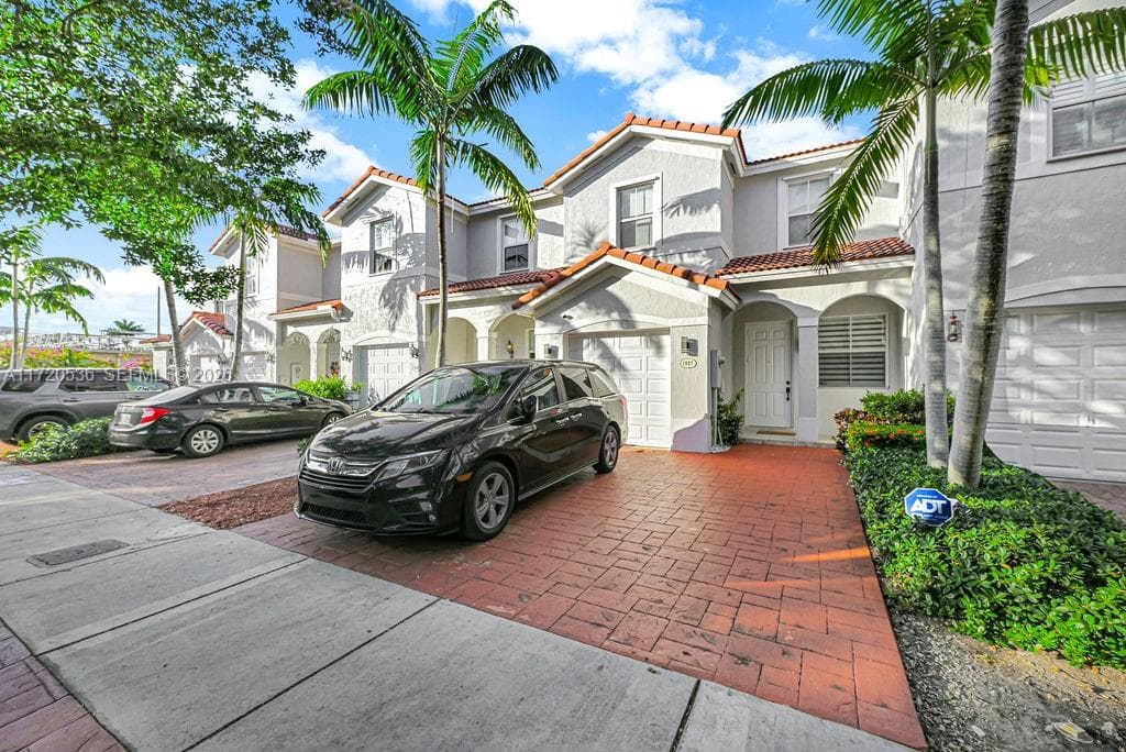 1007 NE 208th St # 1007, Miami FL 33179 — 36
