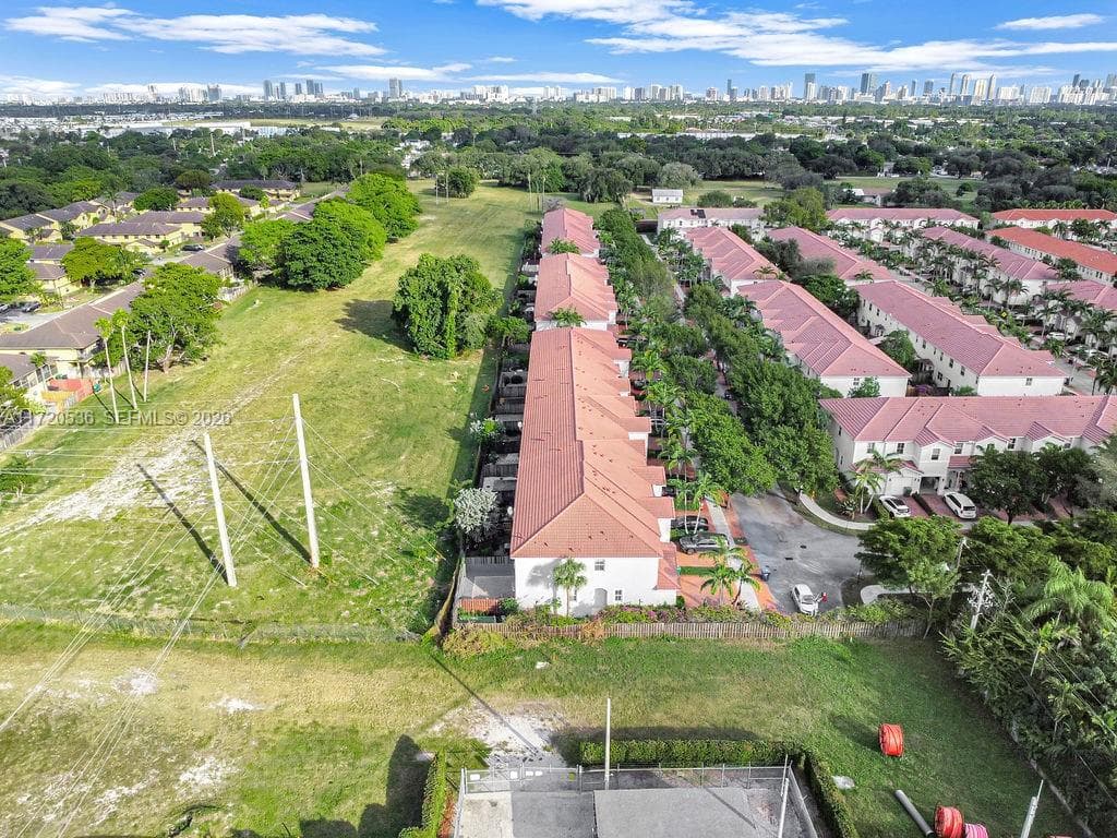 1007 NE 208th St # 1007, Miami FL 33179 — 21