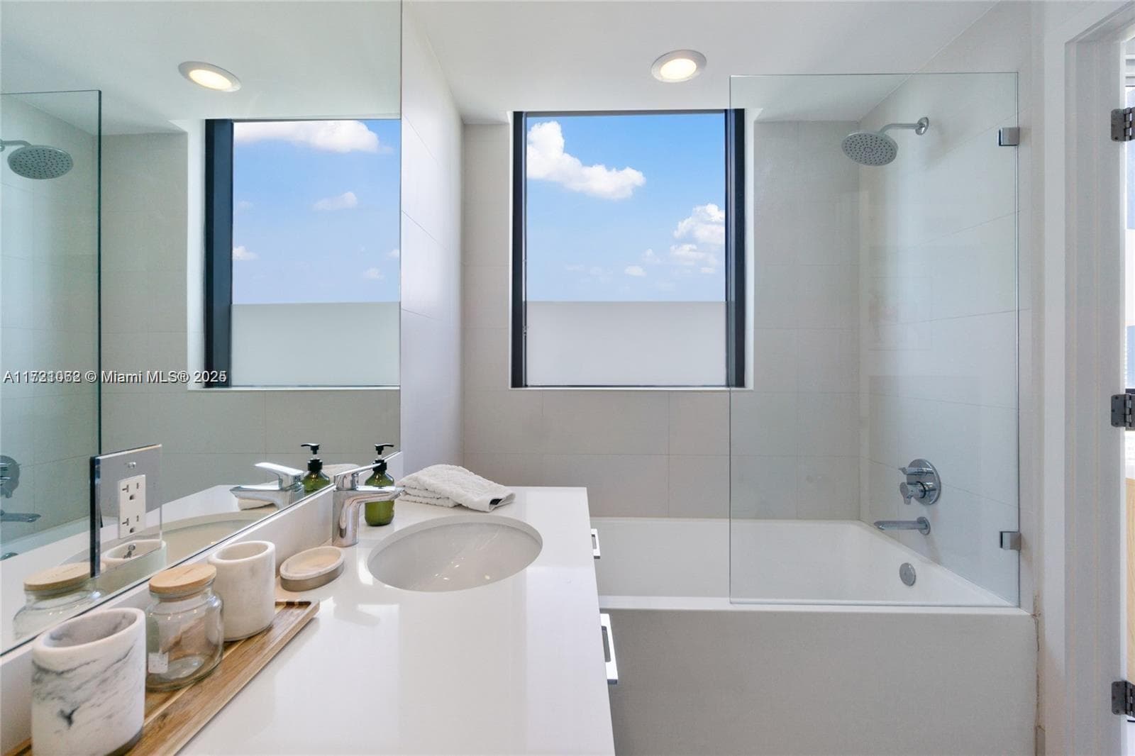 501 NE 31st St # 2109, Miami FL 33137 — 15