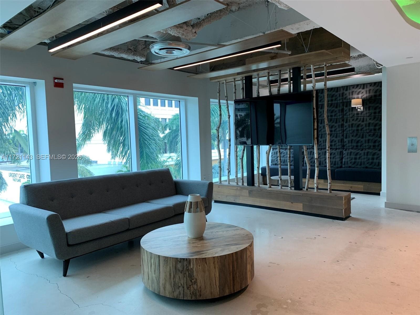 820 W 41 St # 401, Miami Beach FL 33140 — 3