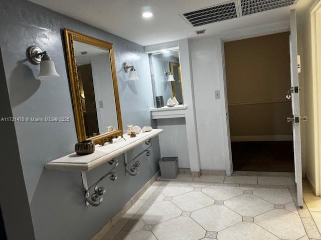 5401 Collins Ave # 430, Miami Beach FL 33140 — 46