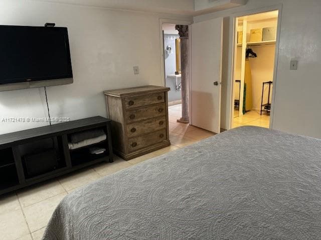 5401 Collins Ave # 430, Miami Beach FL 33140 — 40