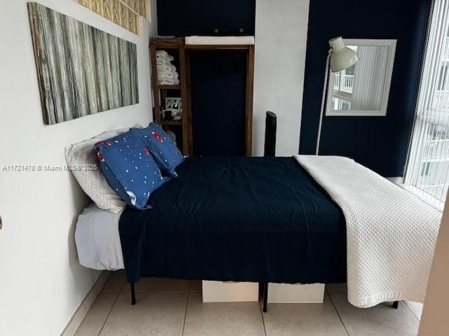 5401 Collins Ave # 430, Miami Beach FL 33140 — 35