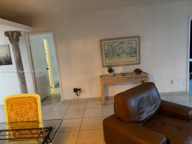 5401 Collins Ave # 430, Miami Beach FL 33140 — 25