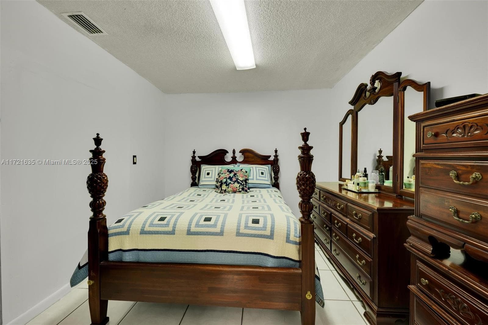 462 E 39th St, Hialeah FL 33013 — 23