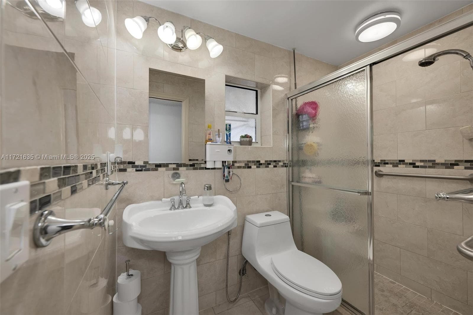 462 E 39th St, Hialeah FL 33013 — 22
