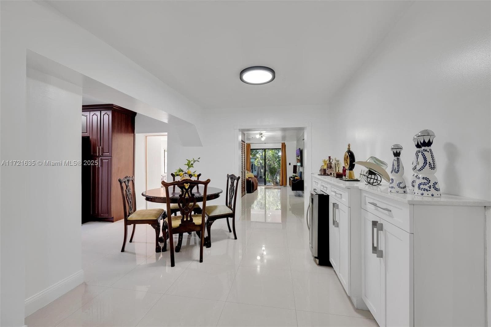 462 E 39th St, Hialeah FL 33013 — 32