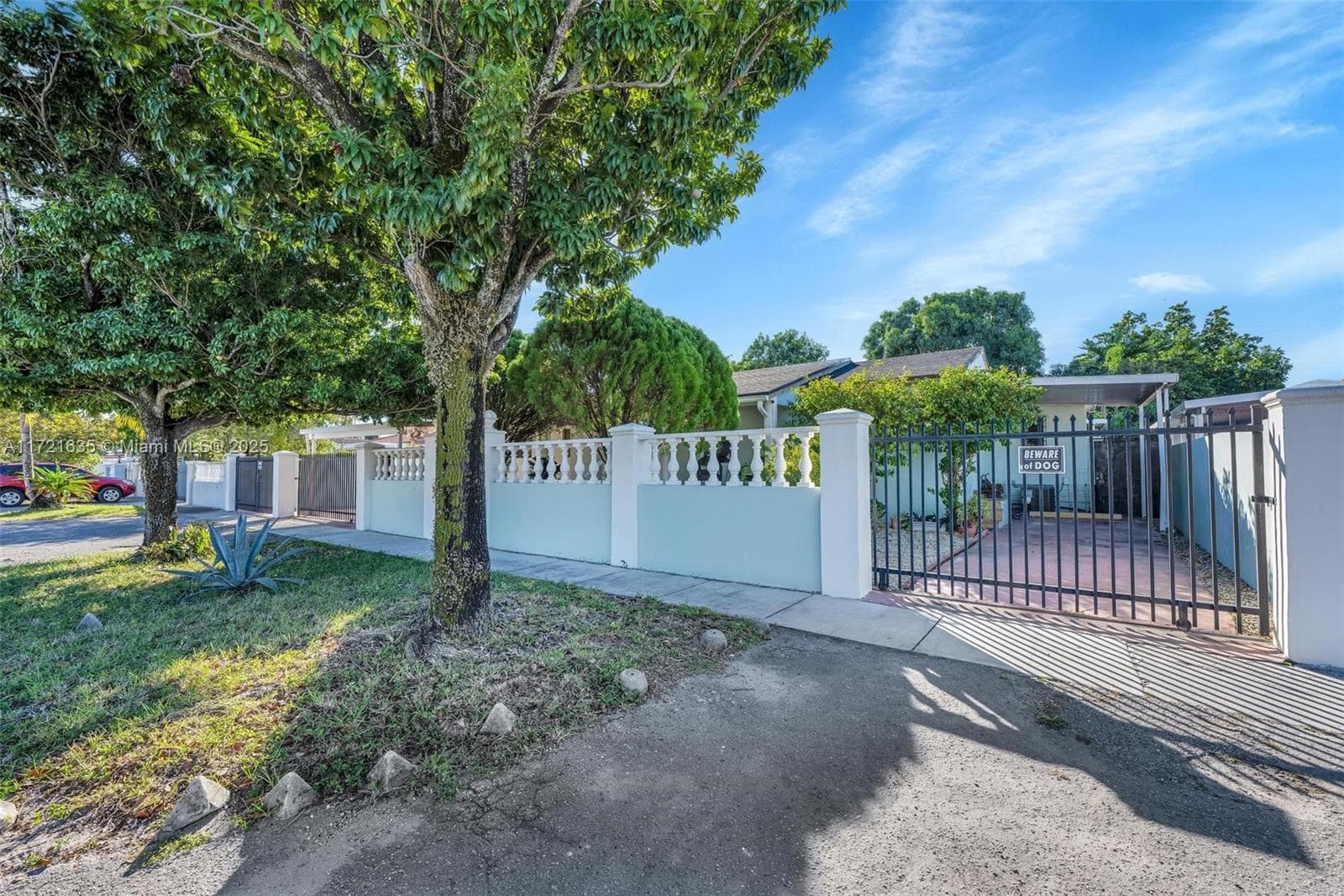 462 E 39th St, Hialeah FL 33013 — 20
