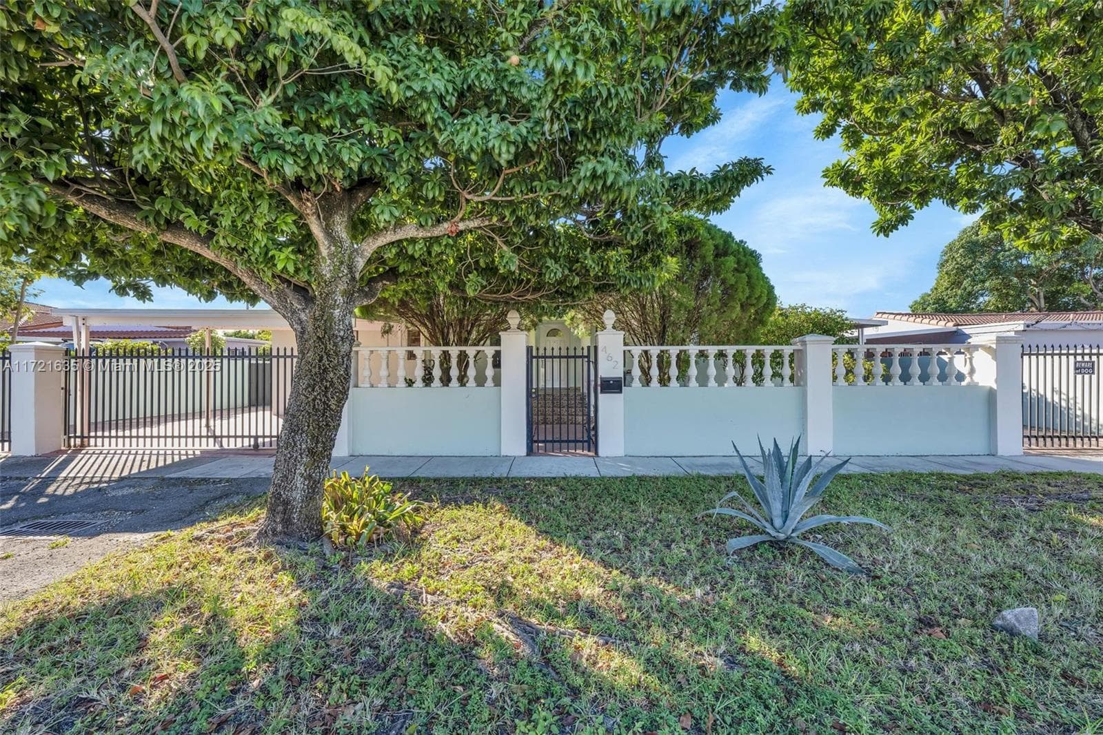 462 E 39th St, Hialeah FL 33013 — 18