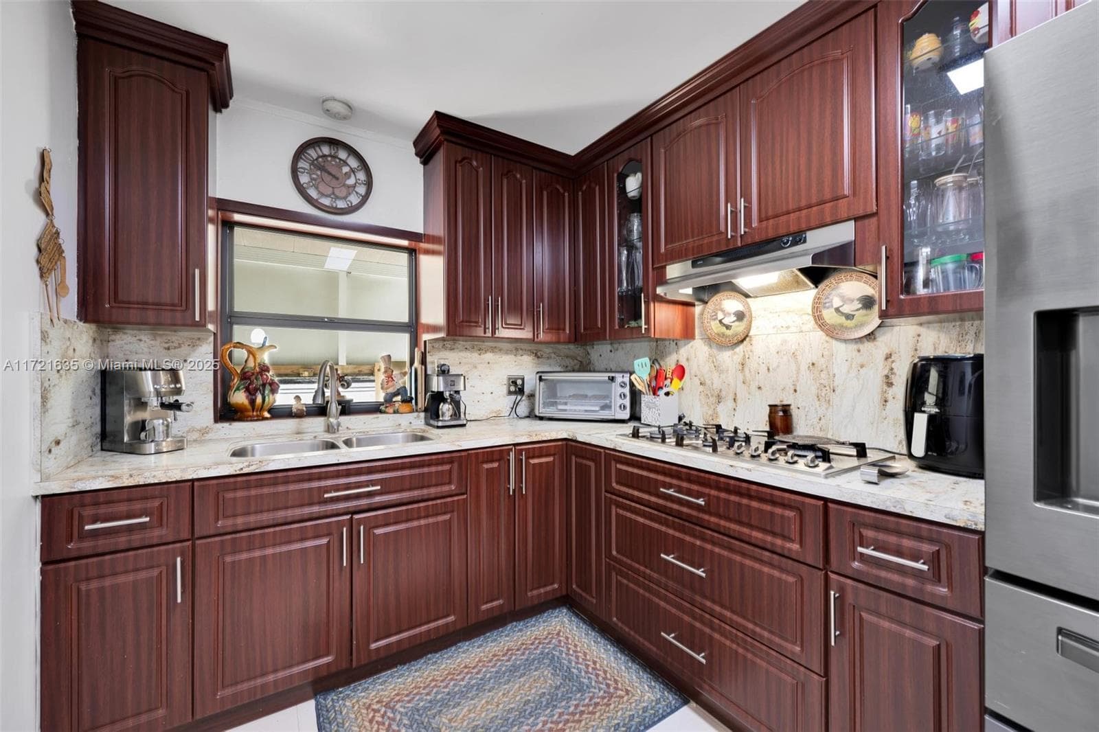 462 E 39th St, Hialeah FL 33013 — 35