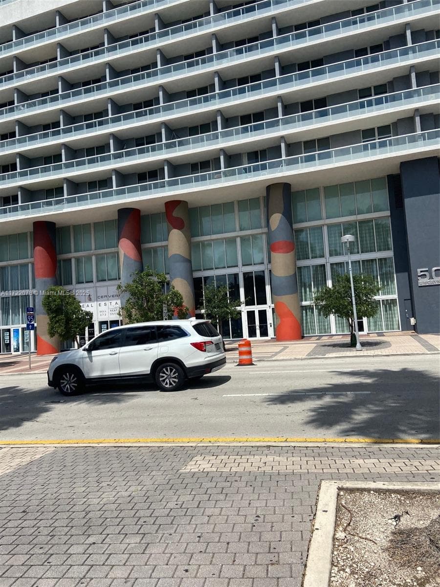 50 Biscayne Blvd # 2906, Miami FL 33132 — 1