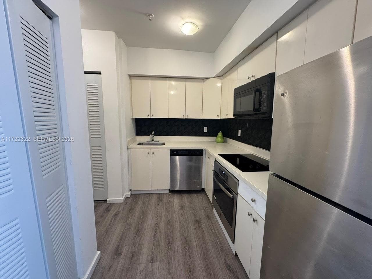 810 7th St # 207, Miami Beach FL 33139 — 2