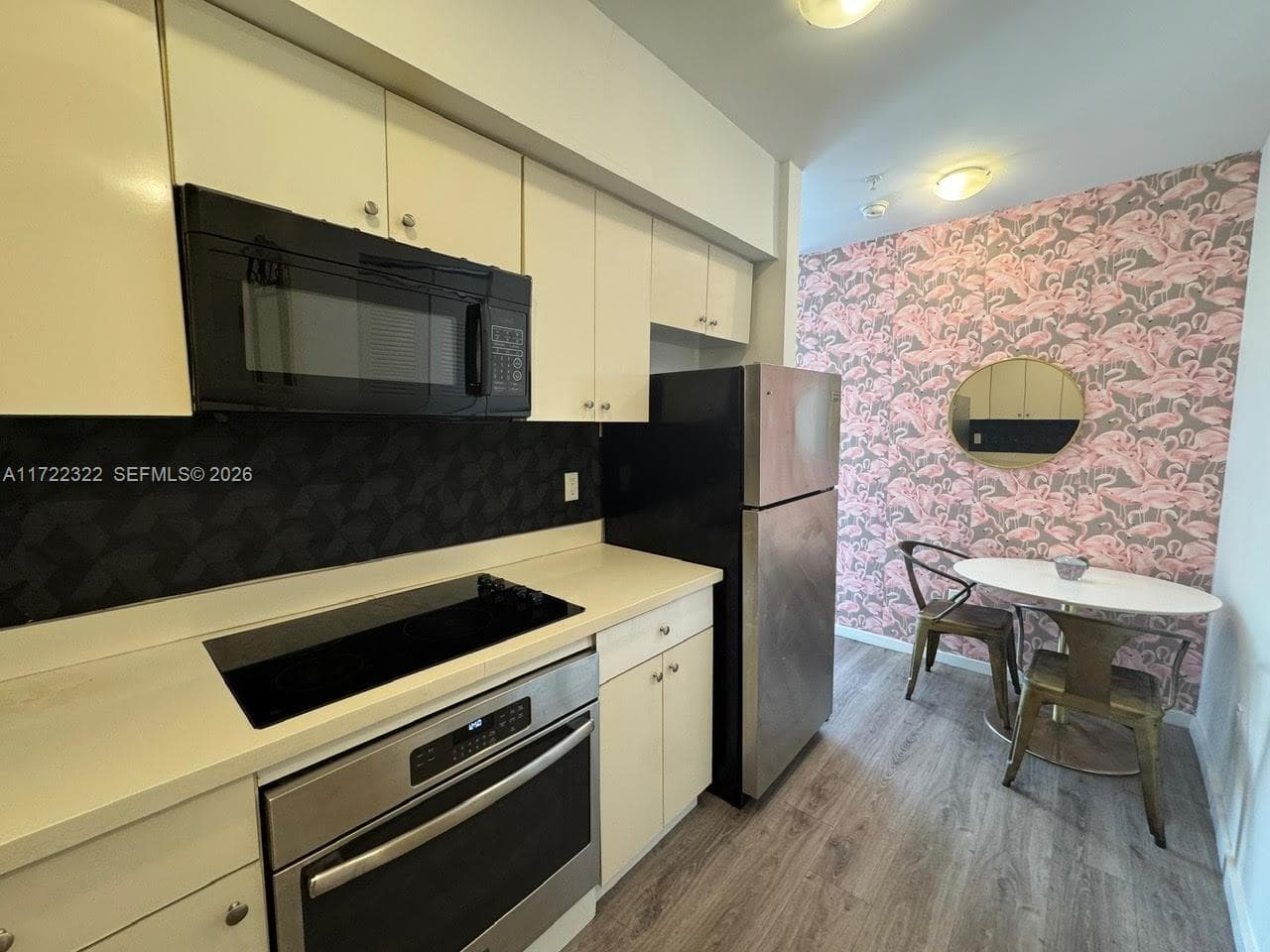 810 7th St # 207, Miami Beach FL 33139 — 3