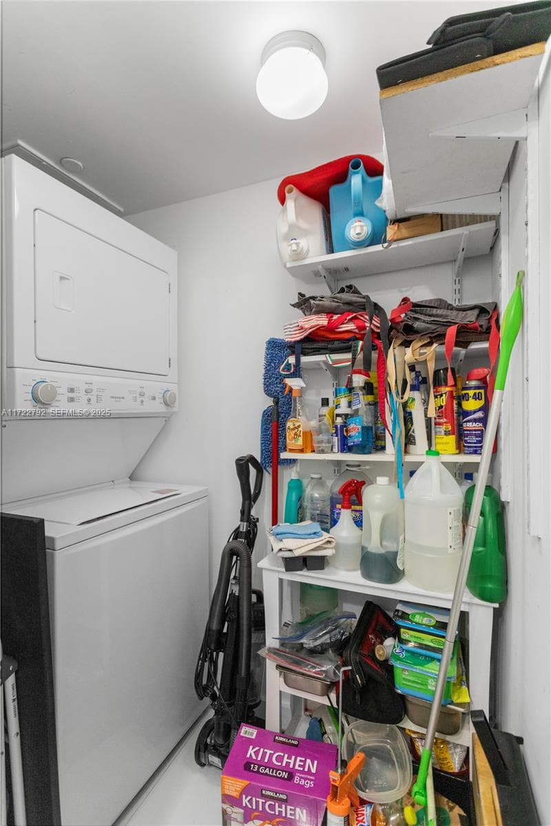 4250 Biscayne Blvd # 1418, Miami FL 33137 — 30