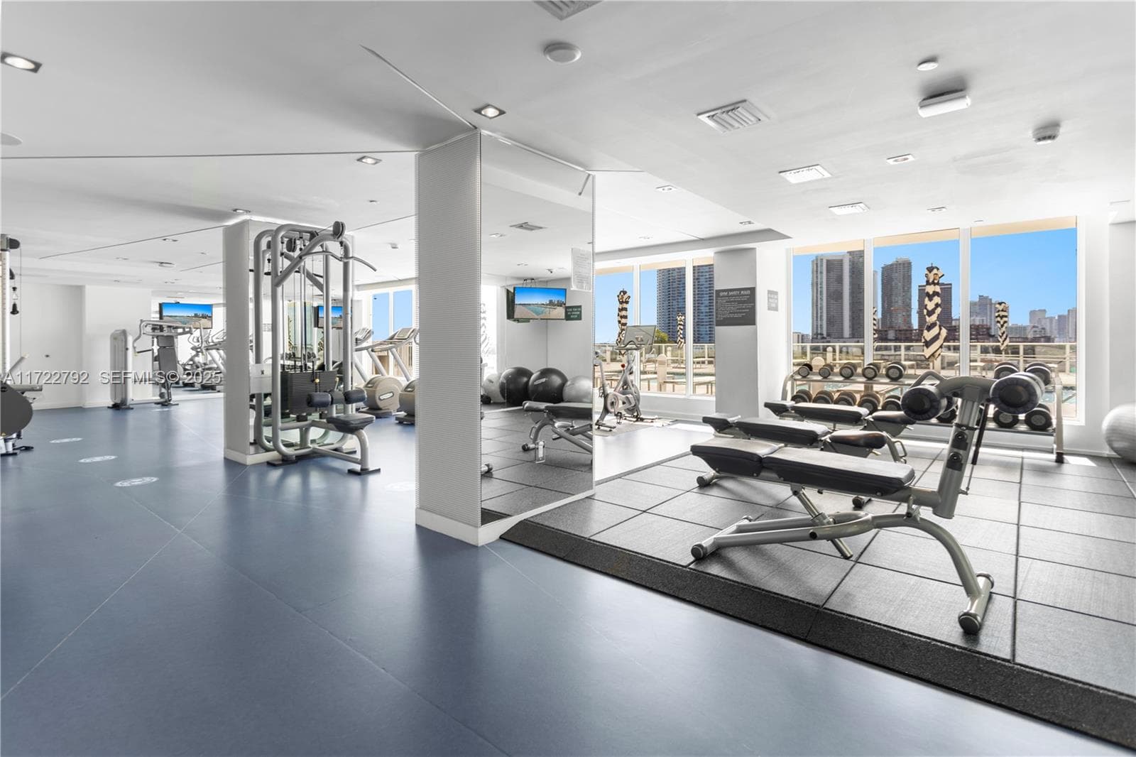 4250 Biscayne Blvd # 1418, Miami FL 33137 — 25