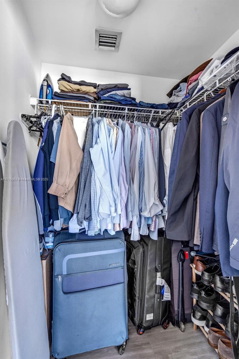 325 S Biscayne Blvd # 3726, Miami FL 33131 — 22