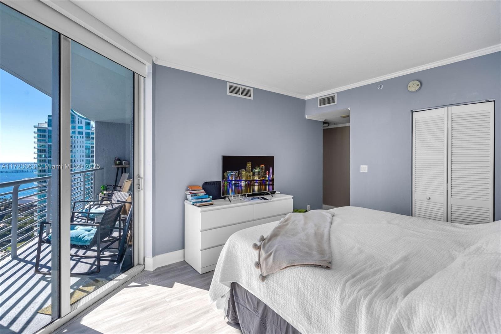 325 S Biscayne Blvd # 3726, Miami FL 33131 — 18
