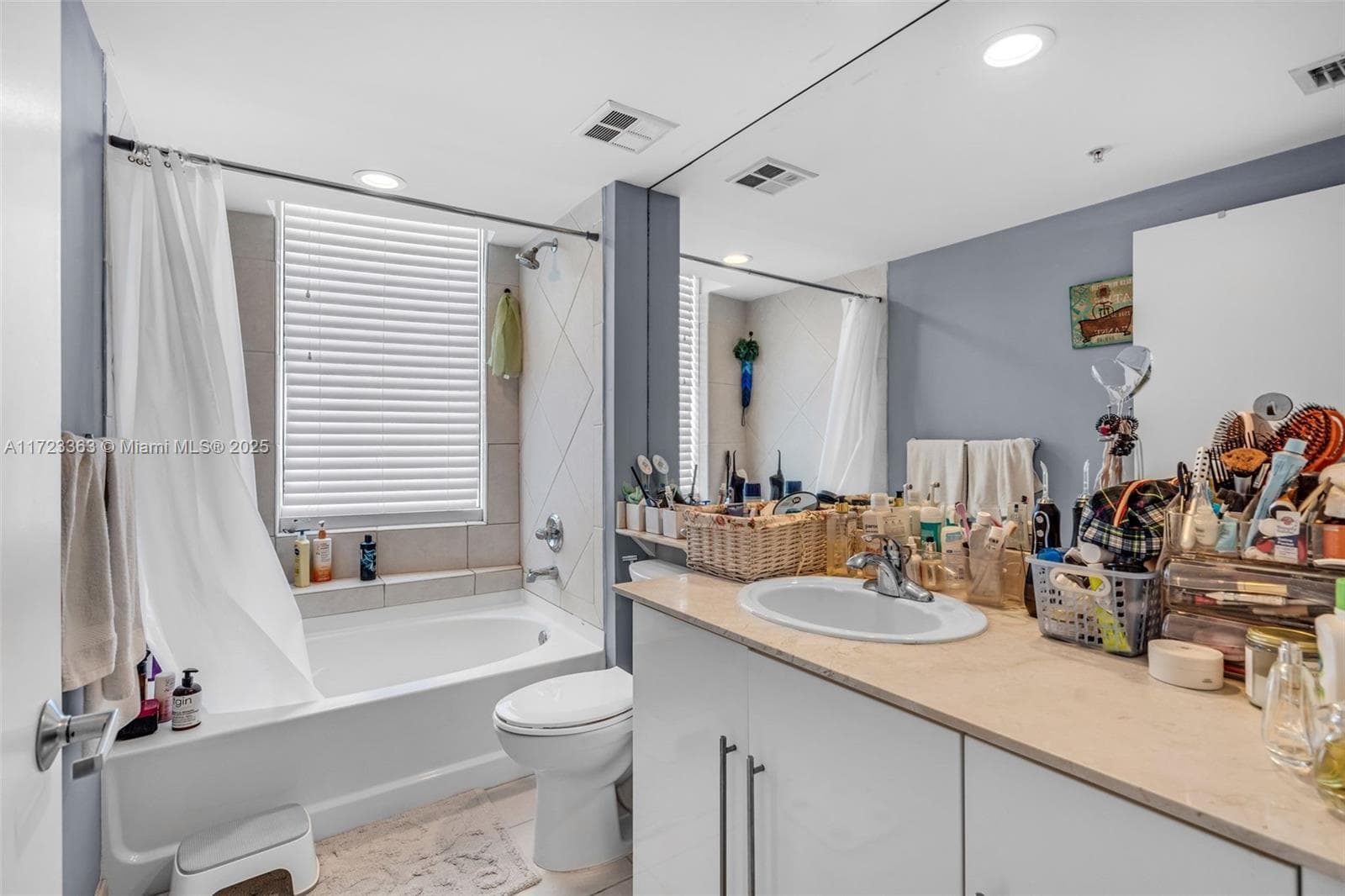 325 S Biscayne Blvd # 3726, Miami FL 33131 — 21