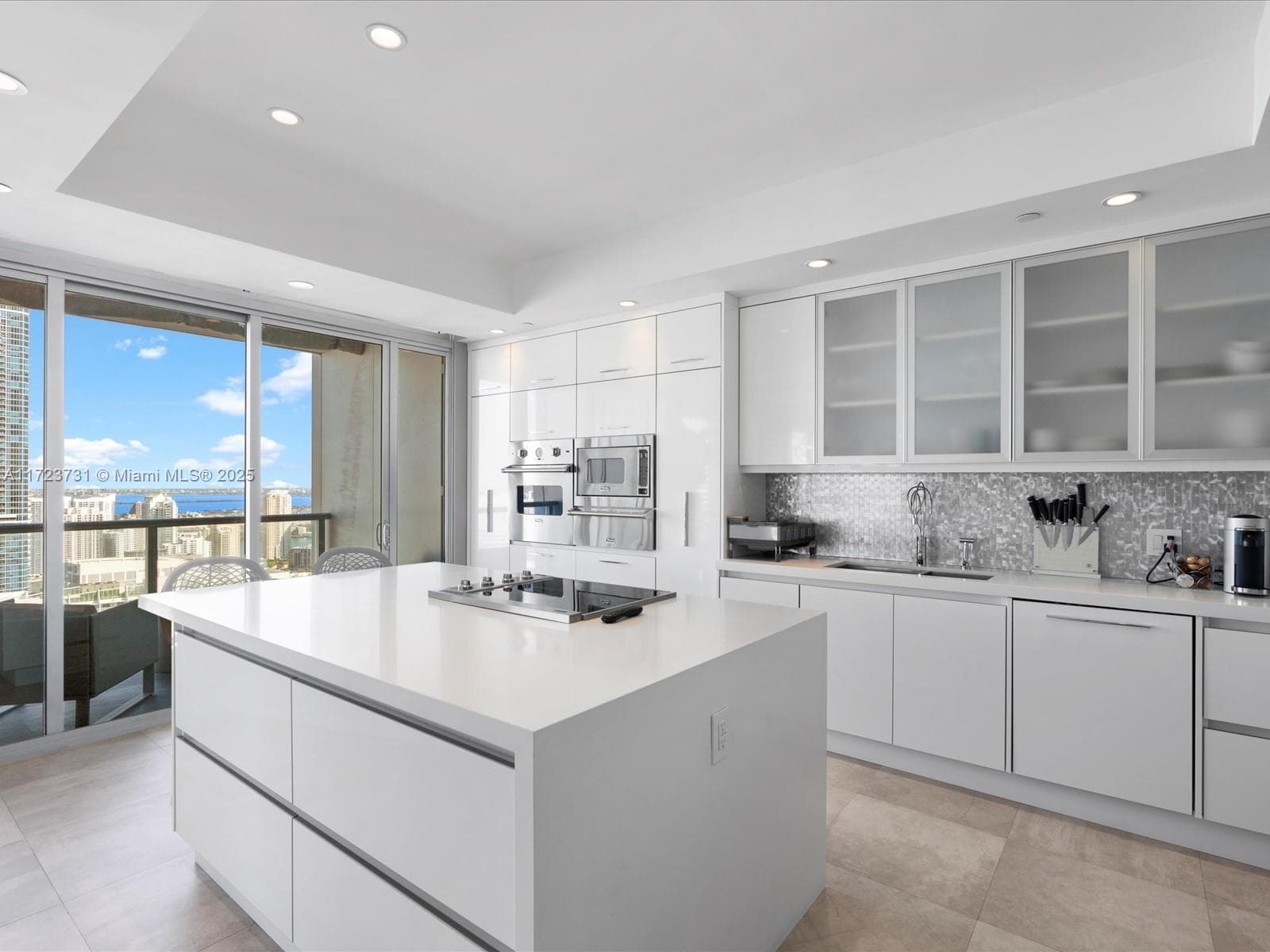 1425 Brickell Ave, Miami FL 33131 — 22