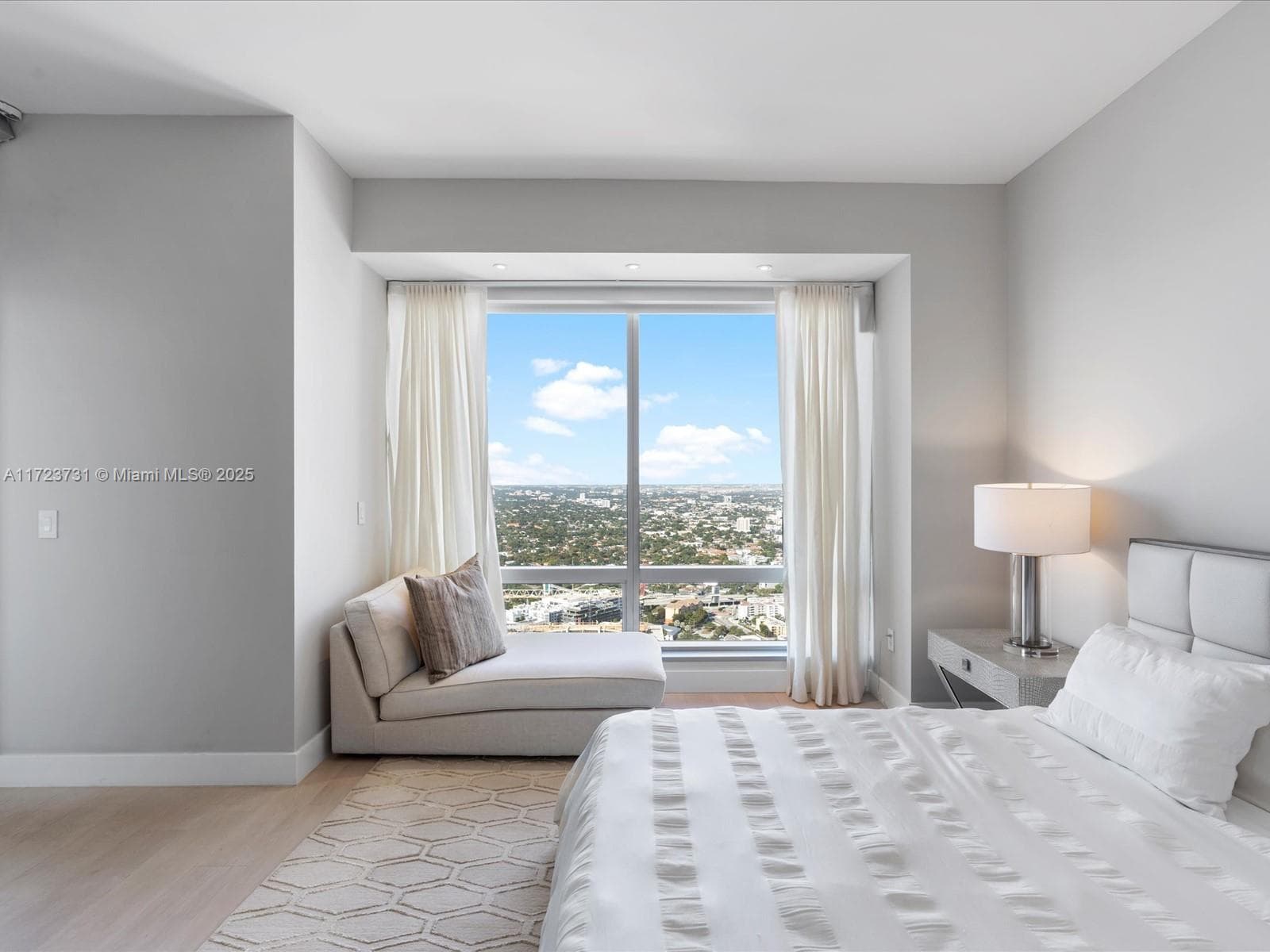 1425 Brickell Ave, Miami FL 33131 — 38
