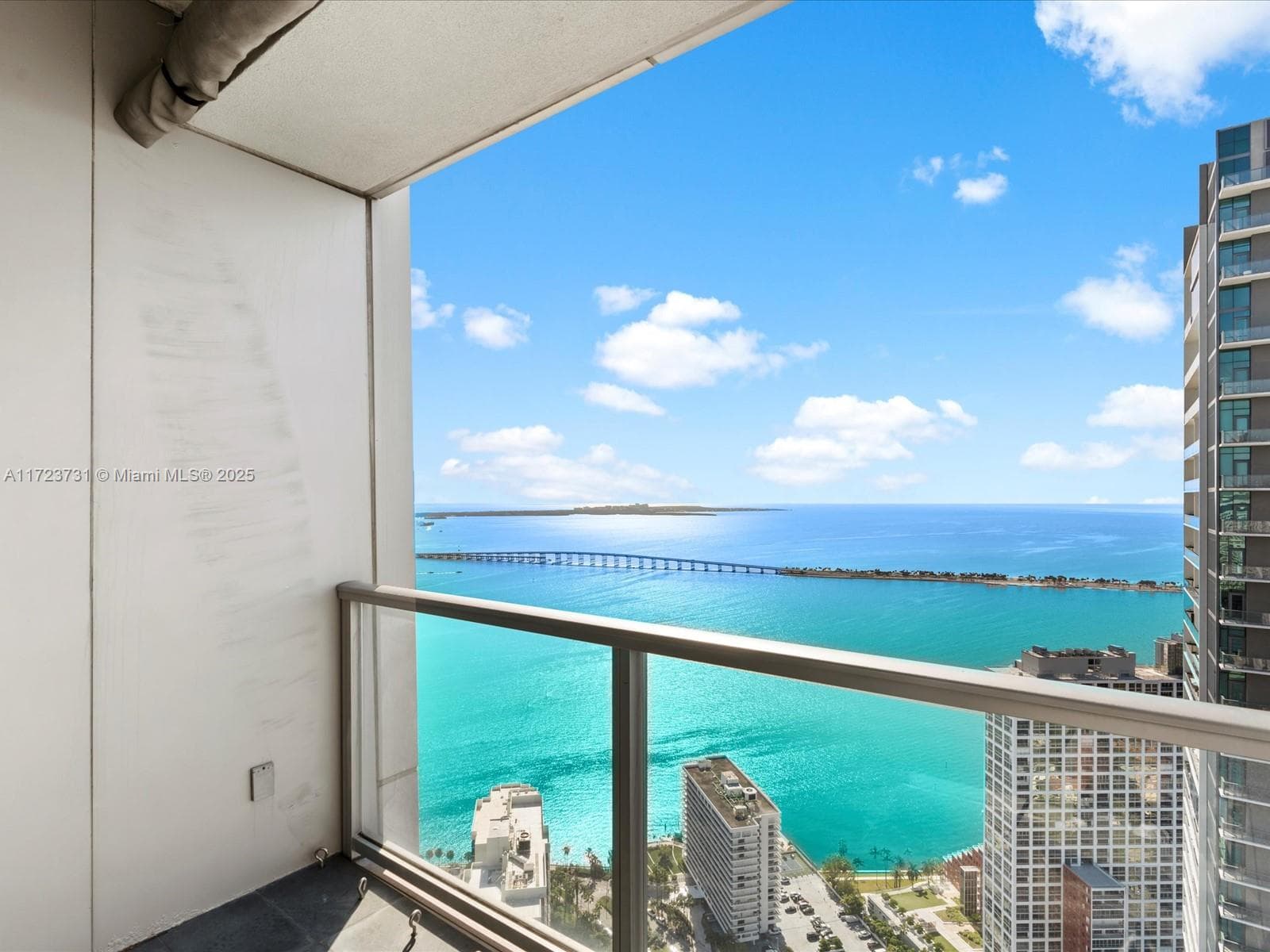 1425 Brickell Ave, Miami FL 33131 — 54