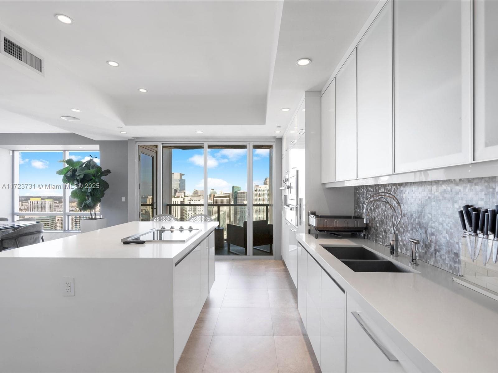 1425 Brickell Ave, Miami FL 33131 — 21
