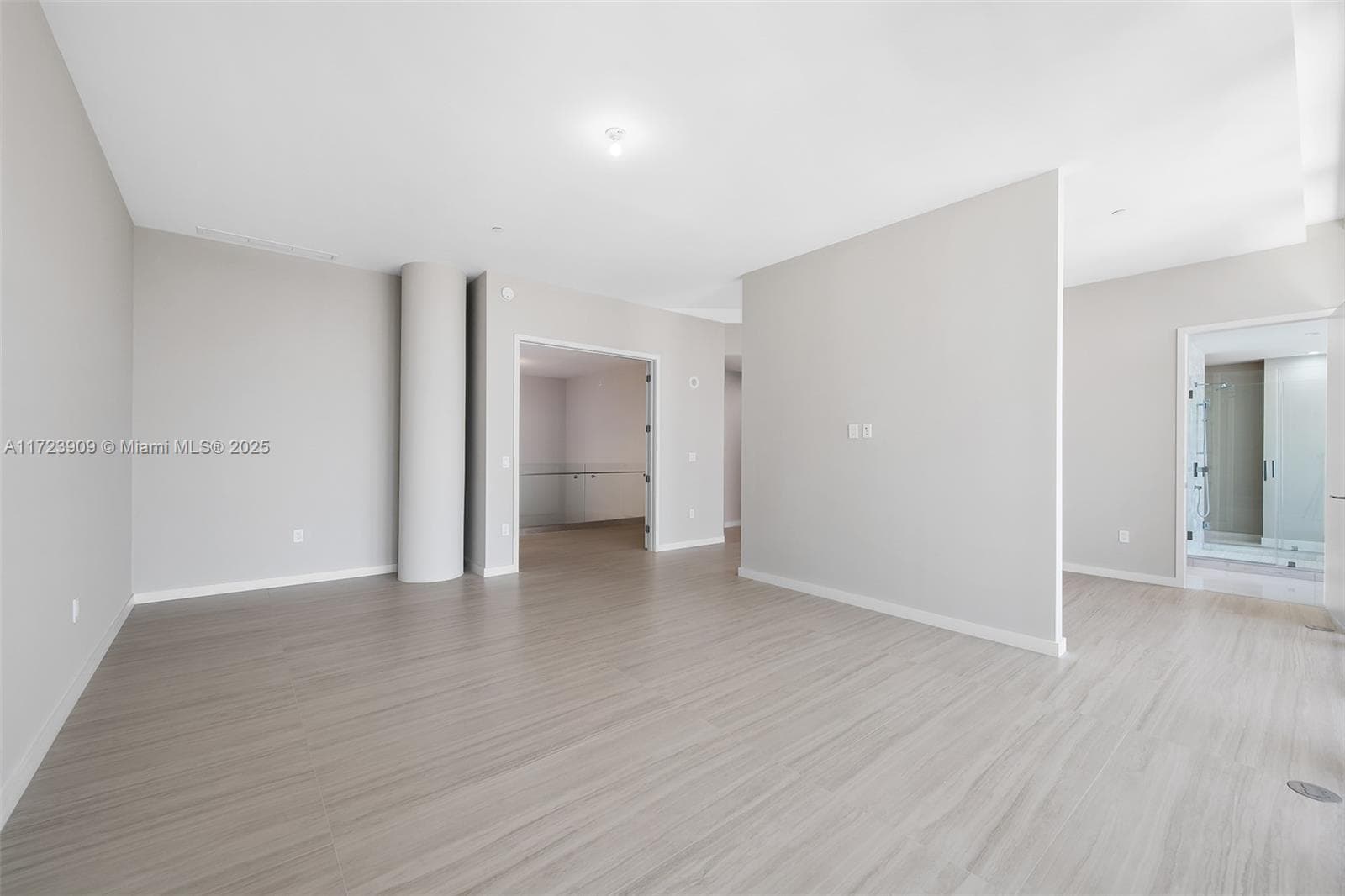851 NE 1st Ave # 5411, Miami FL 33132 — 13