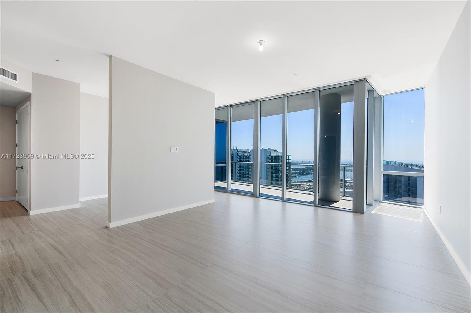 851 NE 1st Ave # 5411, Miami FL 33132 — 12