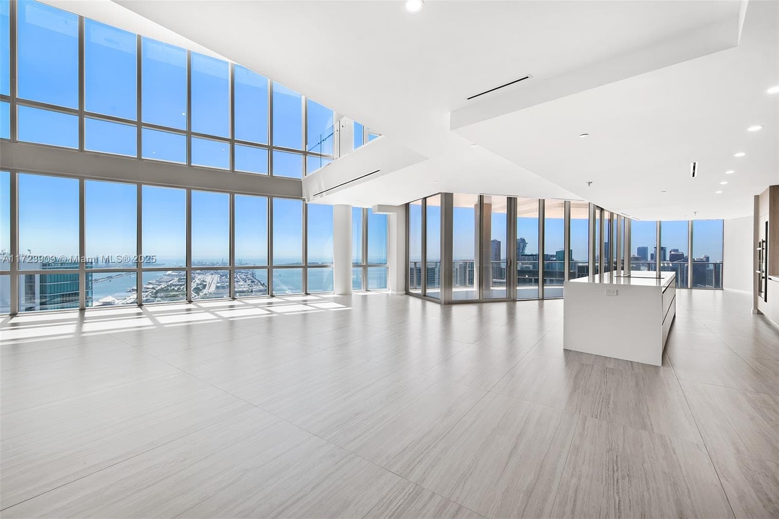 851 NE 1st Ave # 5411, Miami FL 33132 — 3