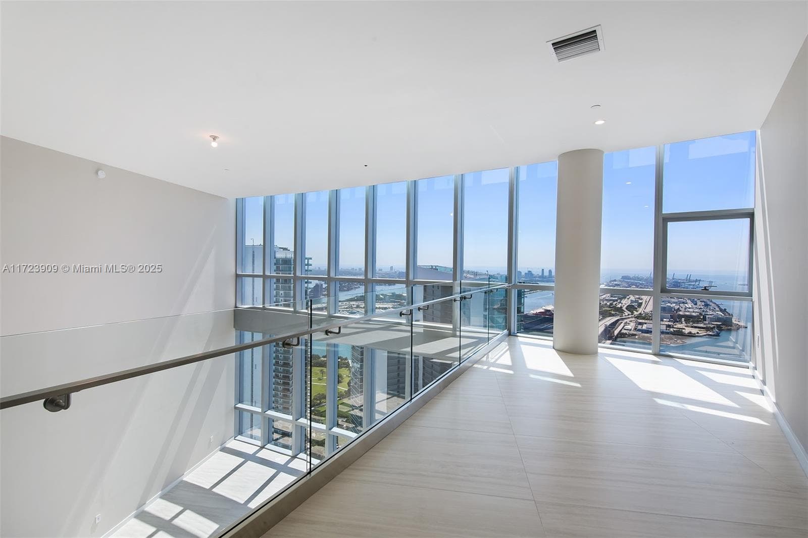 851 NE 1st Ave # 5411, Miami FL 33132 — 20