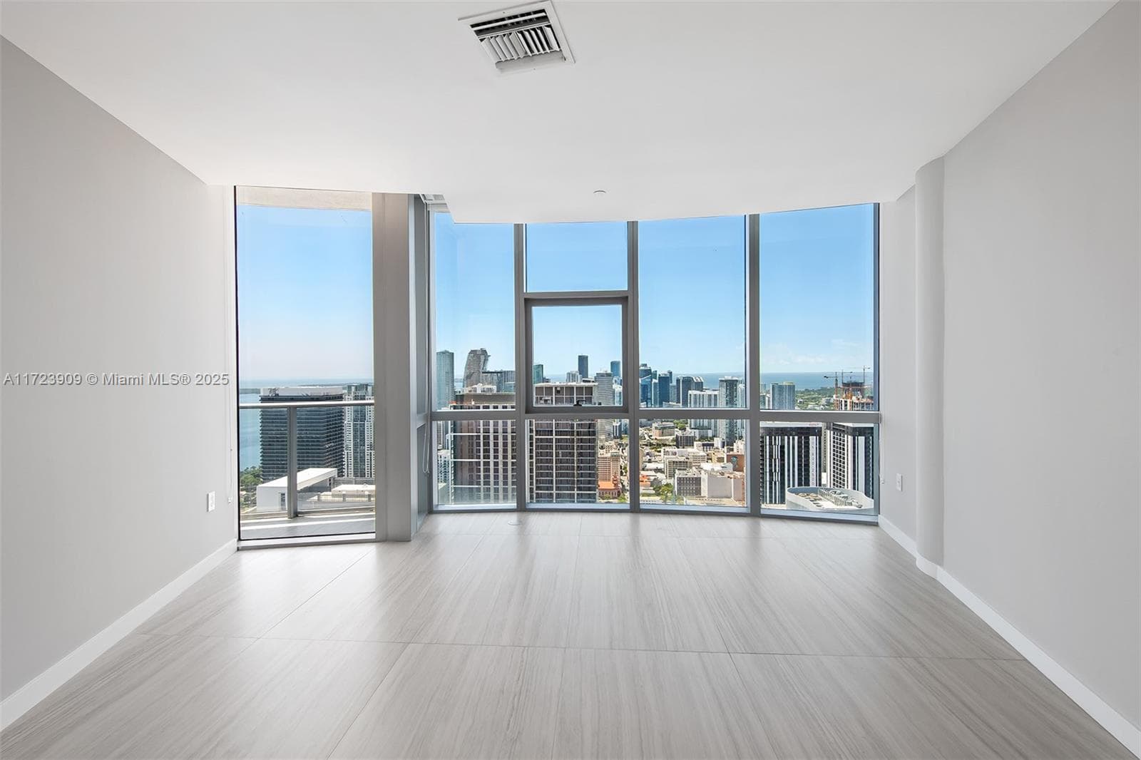 851 NE 1st Ave # 5411, Miami FL 33132 — 34