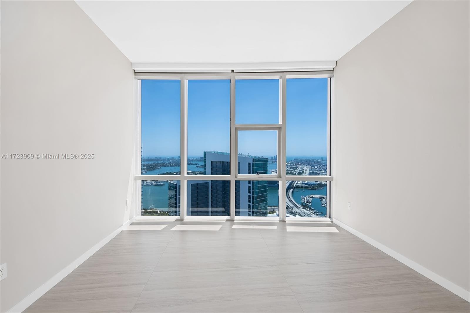 851 NE 1st Ave # 5411, Miami FL 33132 — 29