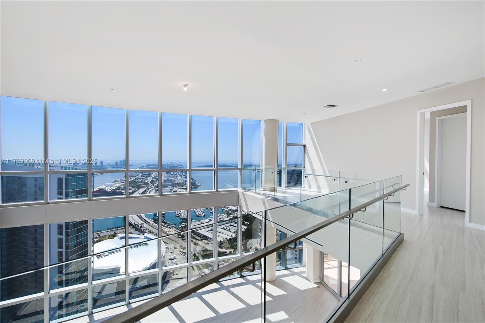 851 NE 1st Ave # 5411, Miami FL 33132 — 21