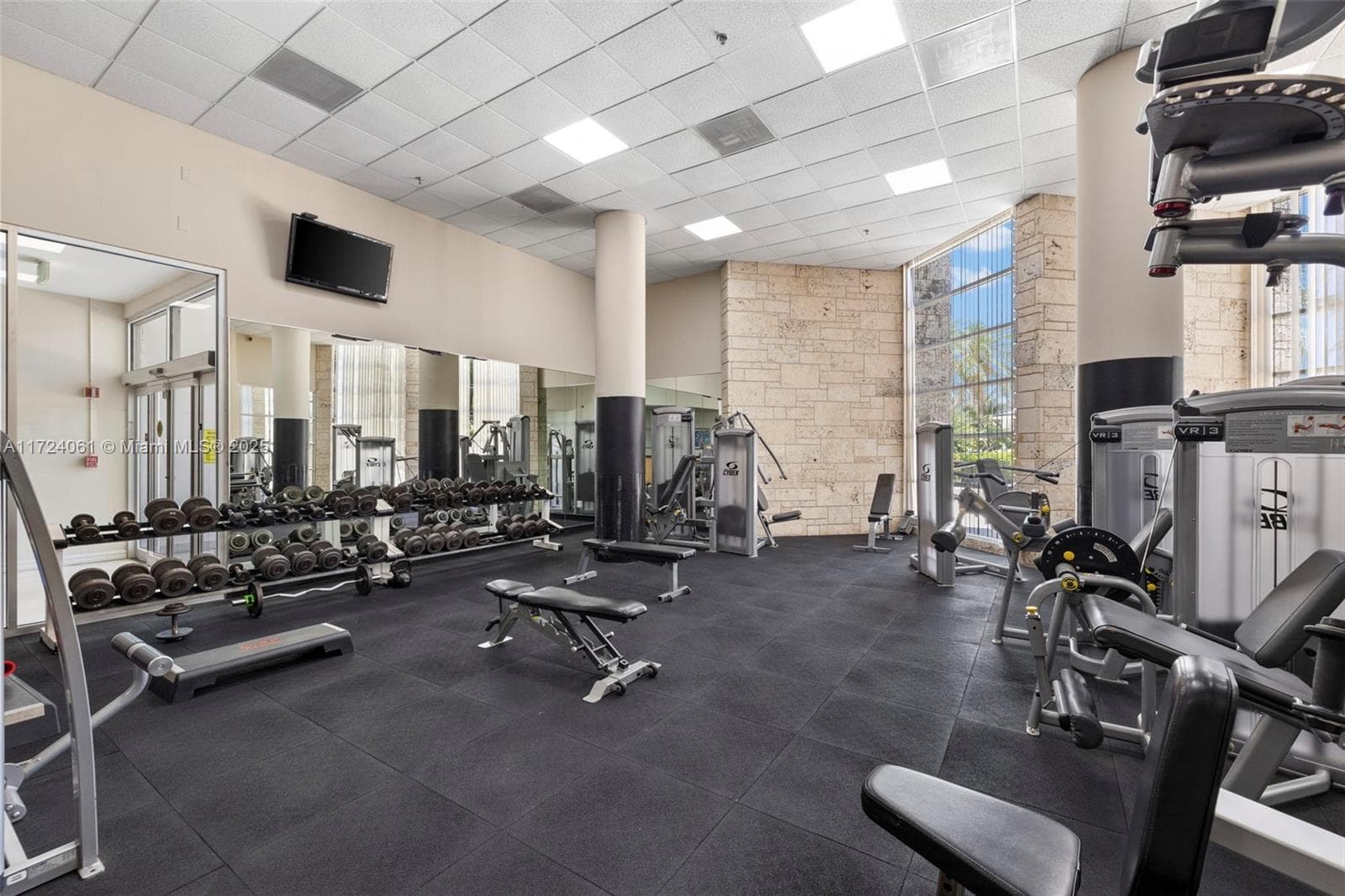 5151 Collins Ave # 1722, Miami Beach FL 33140 — 11