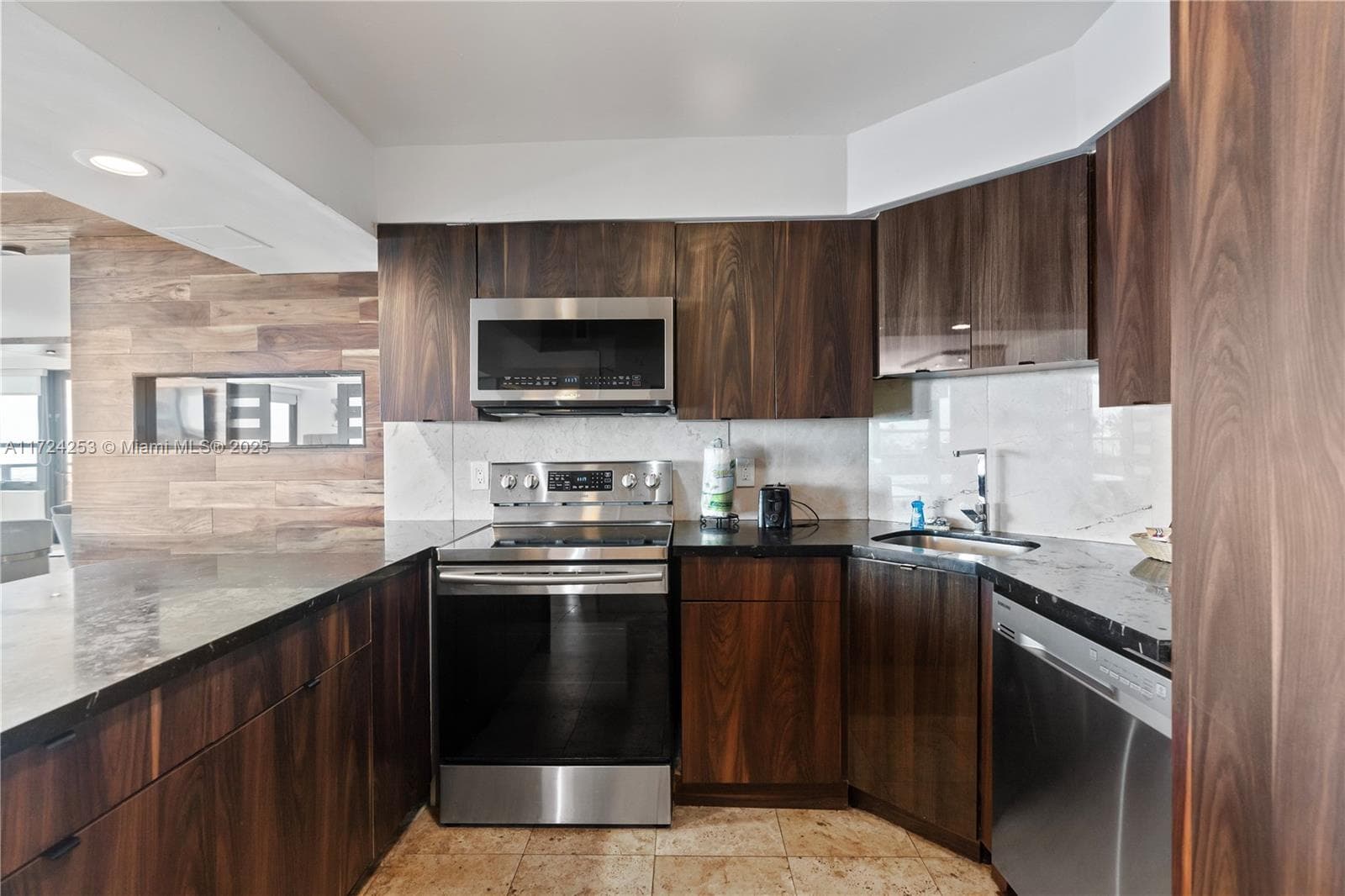5225 Collins Ave # 501, Miami Beach FL 33140 — 18