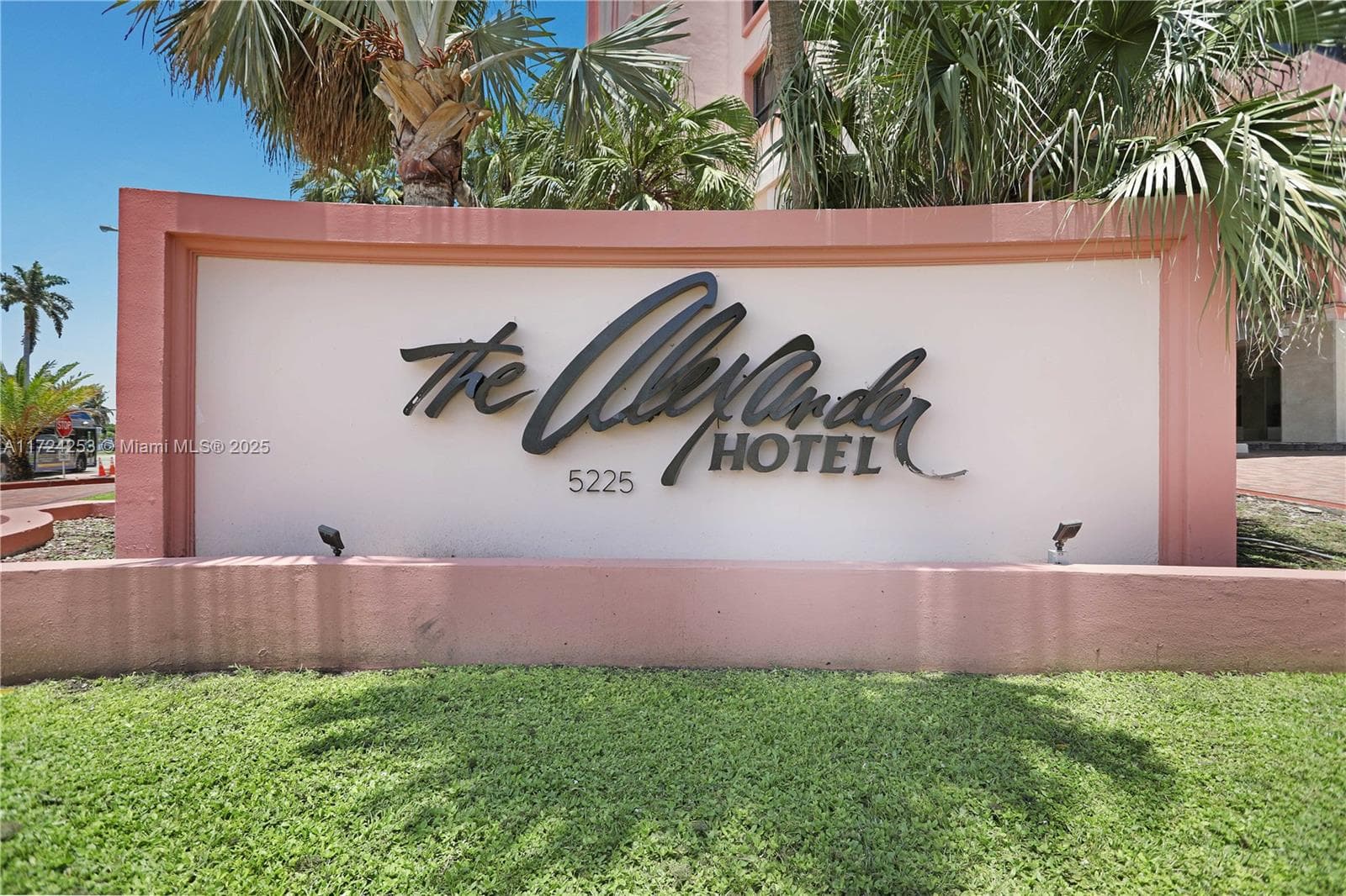 5225 Collins Ave # 501, Miami Beach FL 33140 — 39