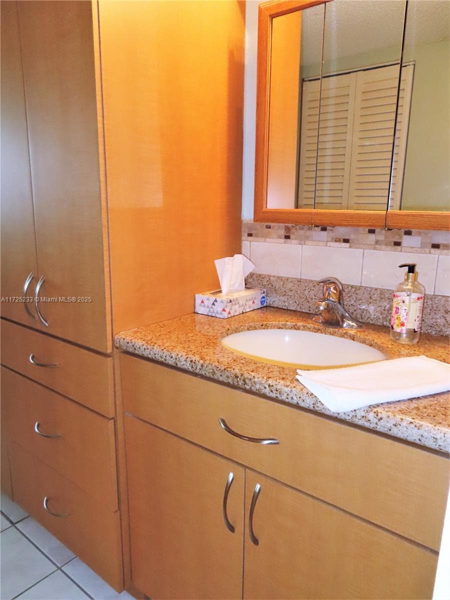 5701 Collins Ave # 1011, Miami Beach FL 33140 — 14