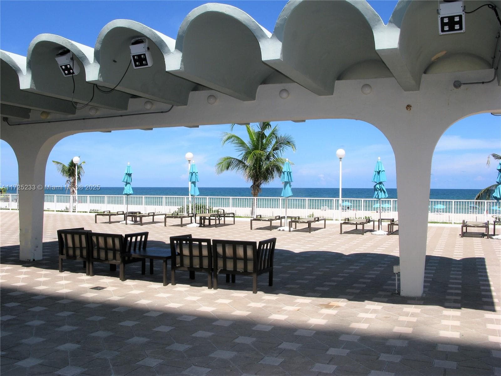 5701 Collins Ave # 1011, Miami Beach FL 33140 — 37