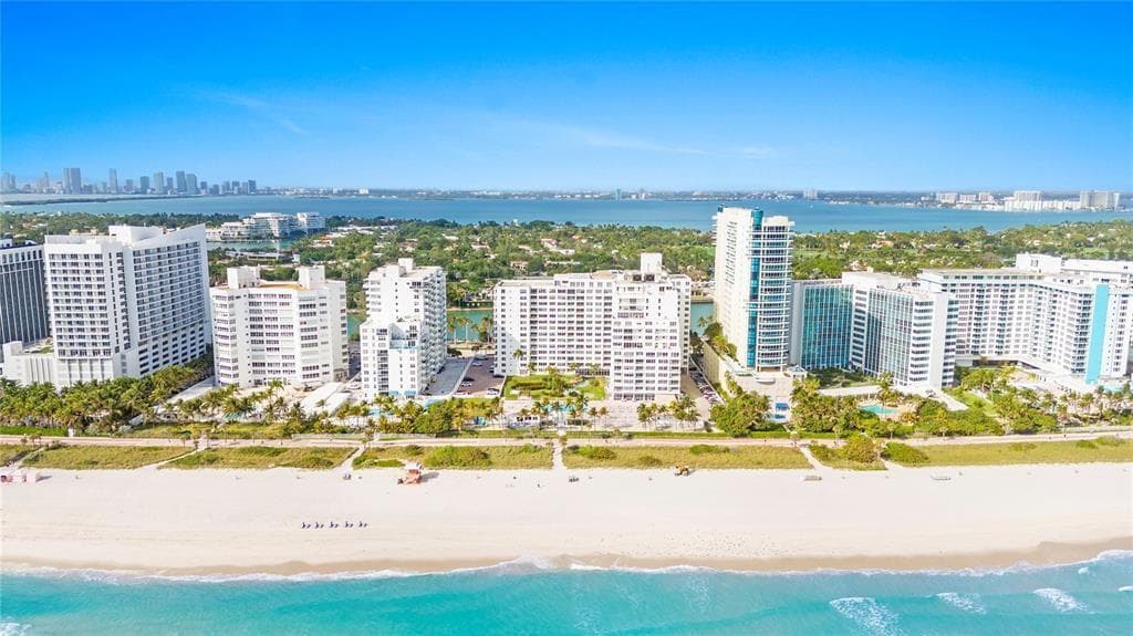 5005 Collins Avenue # 1210, Miami Beach FL 33140 — 2