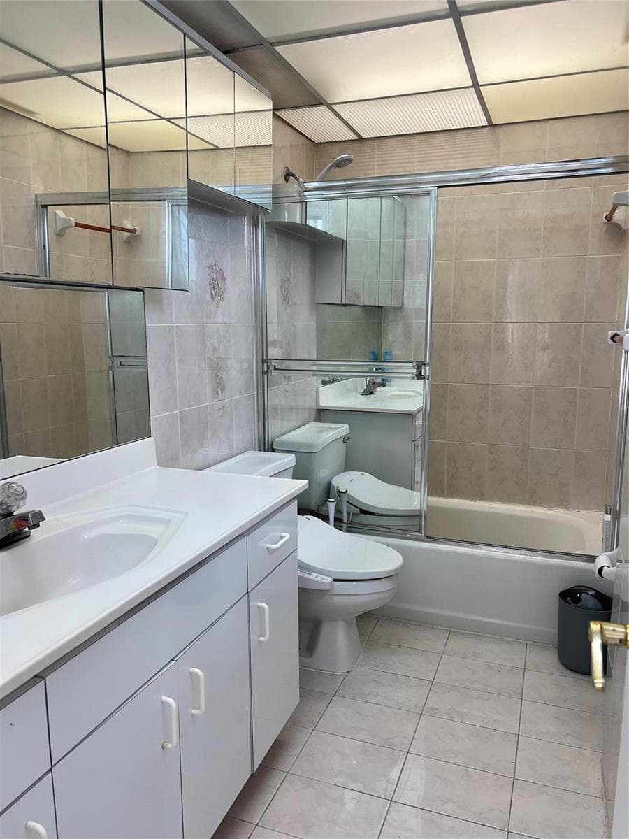 5005 Collins Avenue # 1210, Miami Beach FL 33140 — 17