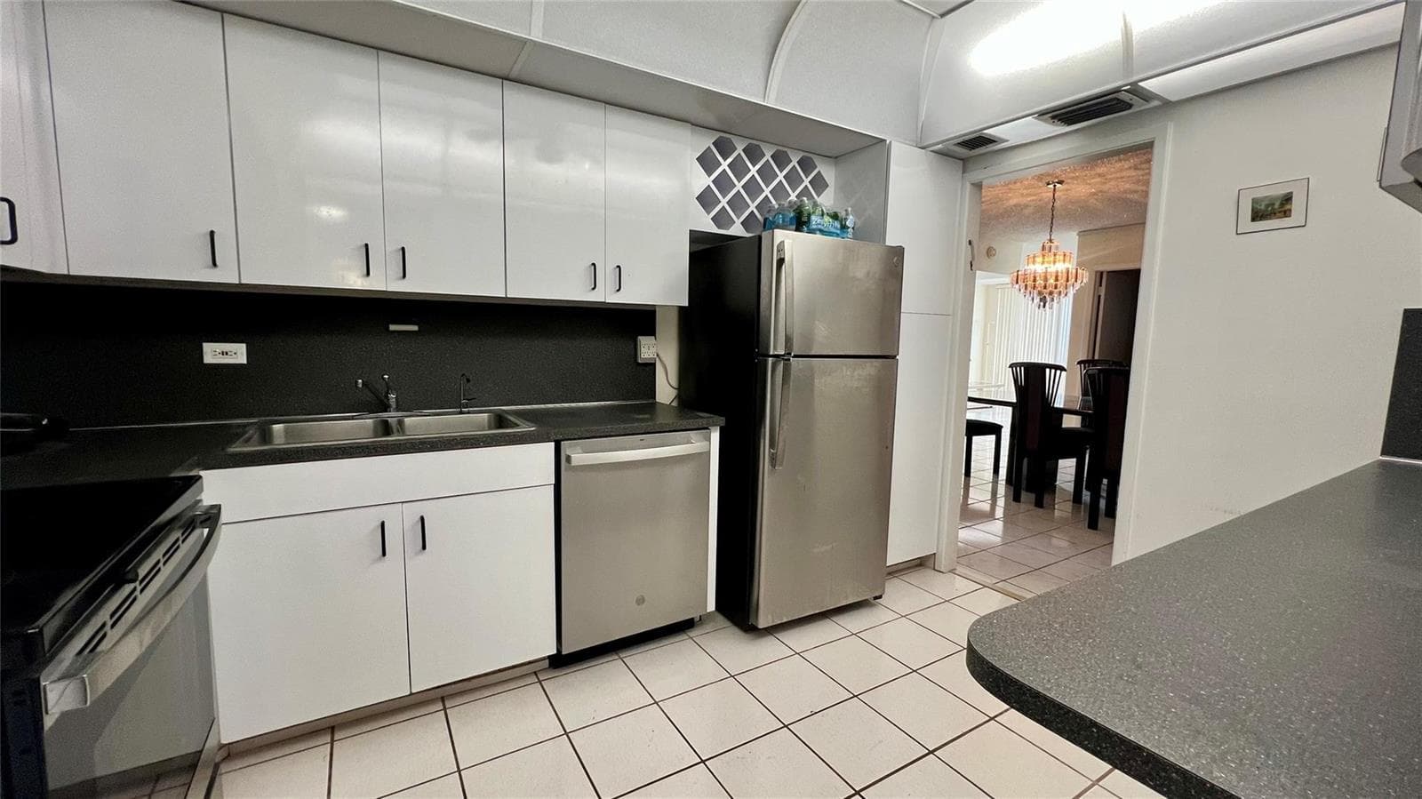 5005 Collins Avenue # 1210, Miami Beach FL 33140 — 7
