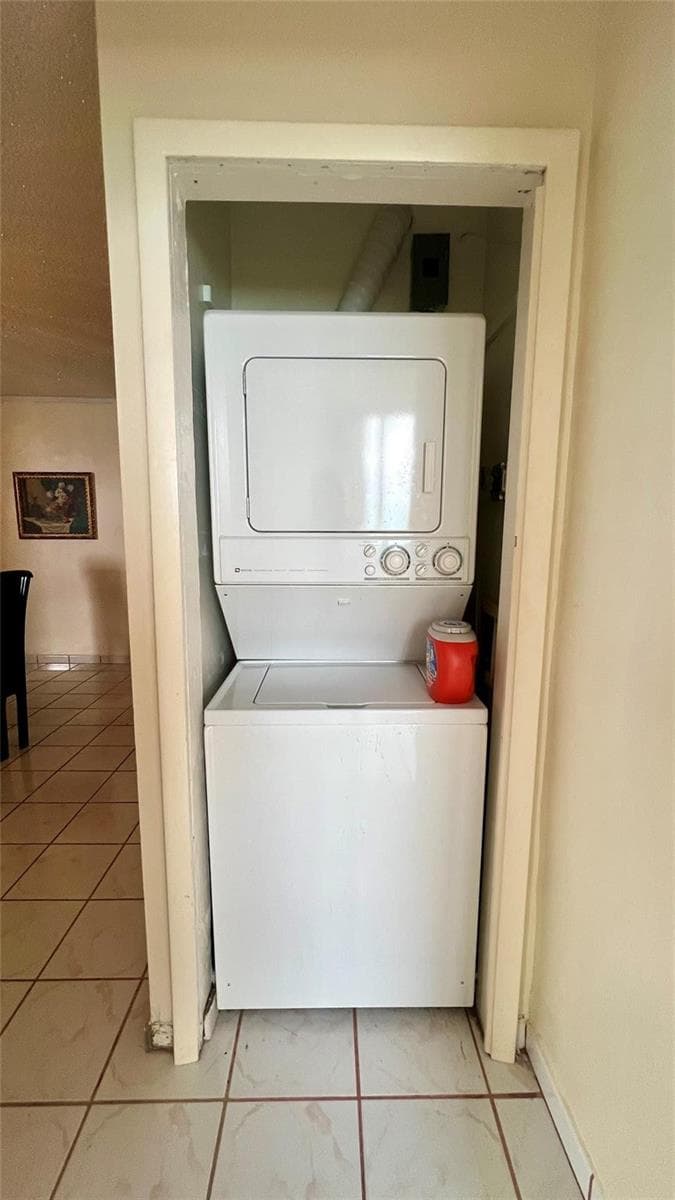 5005 Collins Avenue # 1210, Miami Beach FL 33140 — 18
