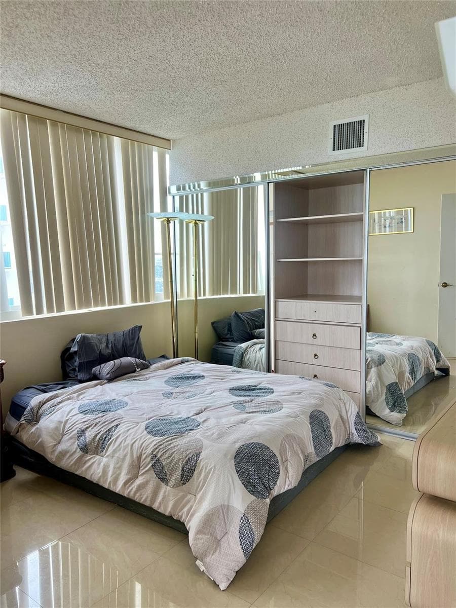5005 Collins Avenue # 1210, Miami Beach FL 33140 — 15