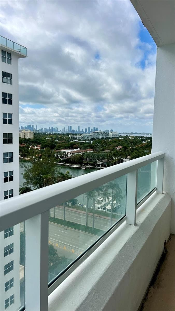 5005 Collins Avenue # 1210, Miami Beach FL 33140 — 11