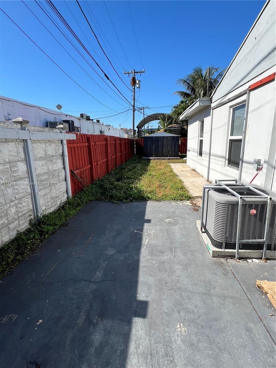 720 NW 30th Ave, Miami FL 33125 — 42