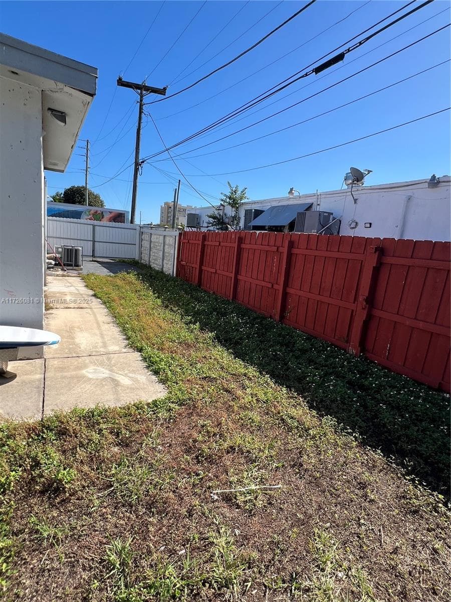 720 NW 30th Ave, Miami FL 33125 — 43